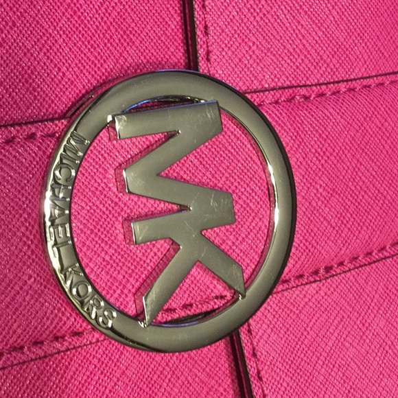 Michael Kors fuchsia mini bag! NWOT! - Picture 4 of 4